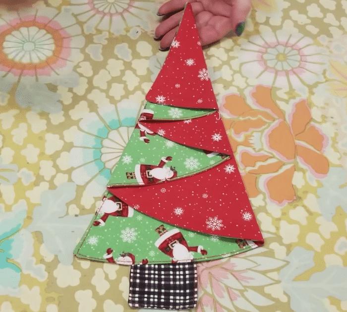 How to Make Christmas Tree Folded Napkin