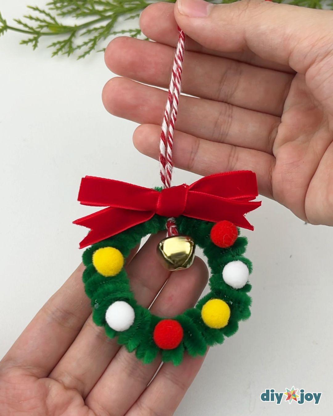 Christmas Ornament Pipe Cleaners — decorating