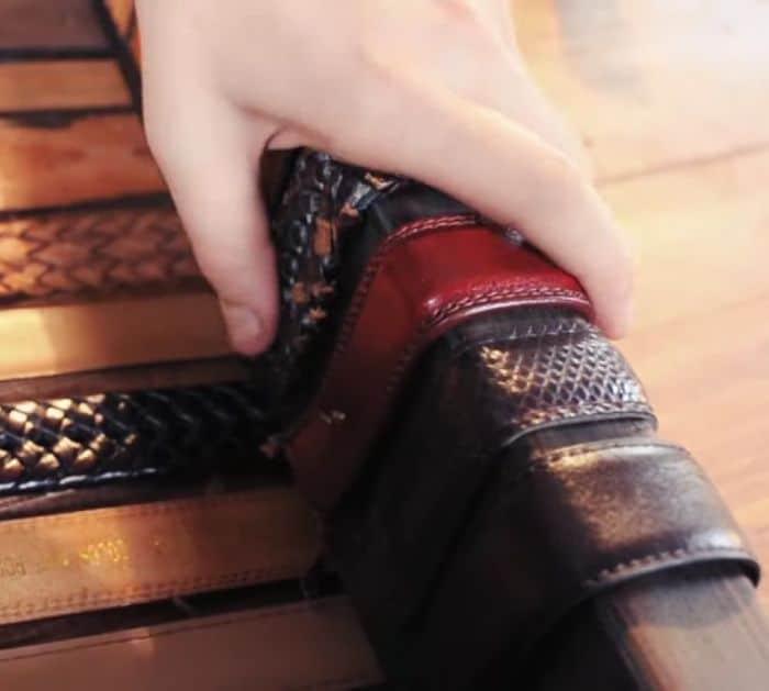 Easy to Make DIY Lounge Chair Using Old Leather Belts