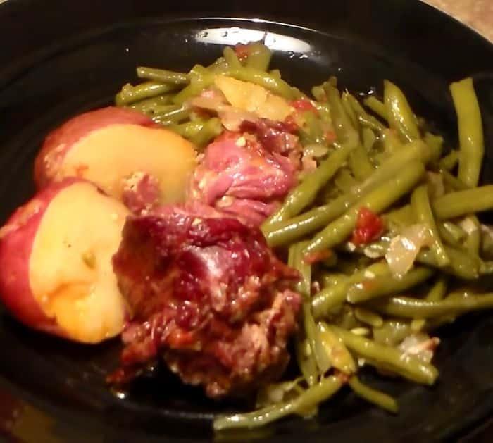 How To Make Green Beans, Turkey Necks & Potatoes