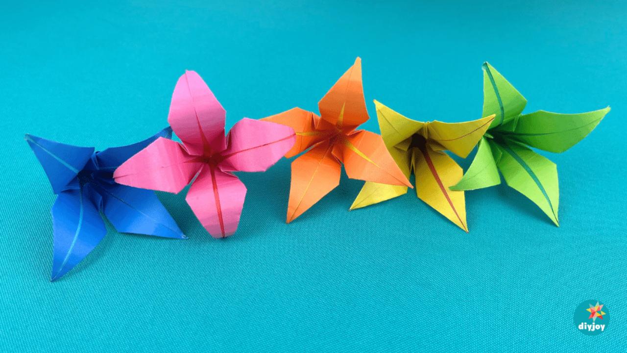 How to Make a Paper Lily