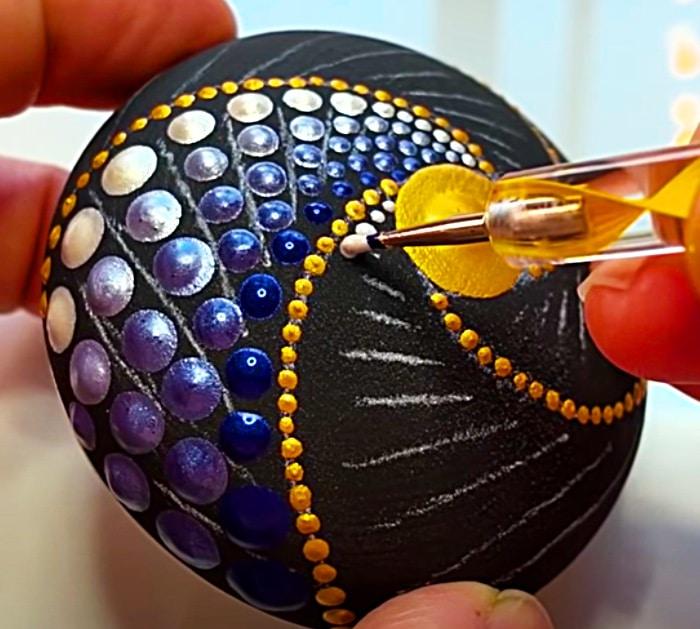 How To Paint A Spiral Fan Shape - Easy Stone Painting Ideas - How To Paint A Mandala Stone