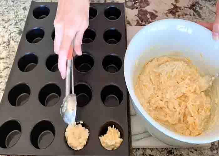 Dividing the muffin batter to the muffin tray