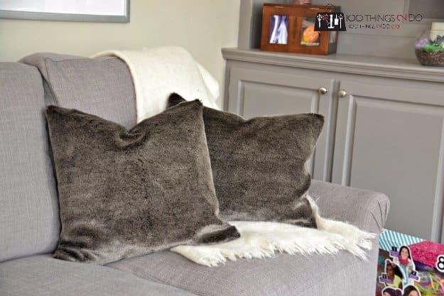 DIY Pillows and Creative Pillow Projects - DIY Faux Fur Pillows - Decorative Cases and Covers, Throw Pillows, Cute and Easy Tutorials for Making Crafty Home Decor - Sewing Tutorial