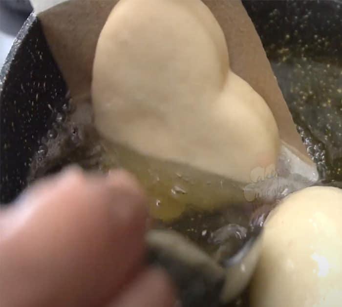 how to make heart shaped donuts