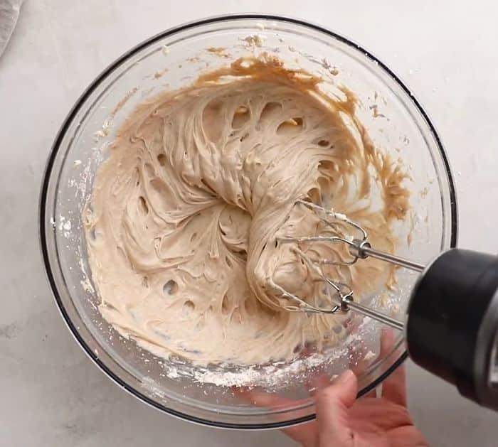 How to Make Pumpkin Cupcakes