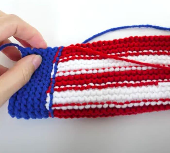 DIY Knit Fourth of July Sunglasses Pouch | DIY Knits
