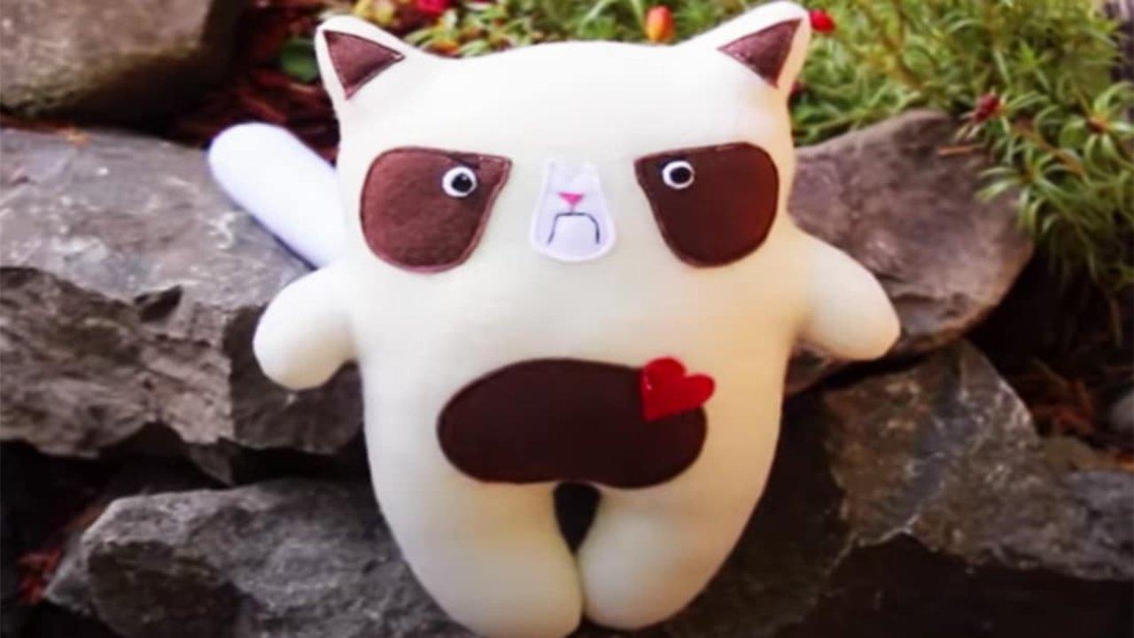 DIY Grumpy Cat Plushy
