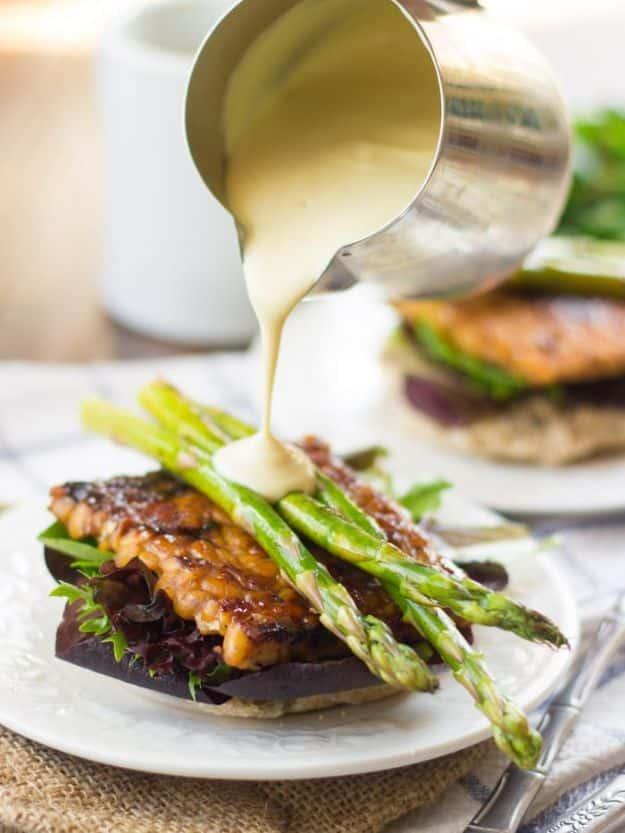 Eggs Benedict Recipes - Tempeh Benedict With Vegan Hollandaise Sauce - Best Benedicts and Recipe Ideas for Breakfast, Brunch and Lunch - Easy and Quick Eggs Benedict, Classic, Salm