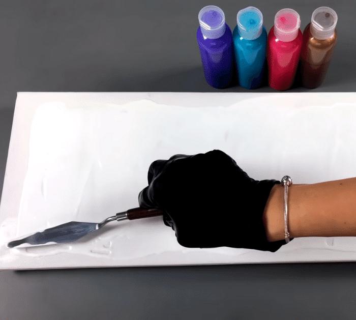 Abstract Floral Art Using a Chain materials