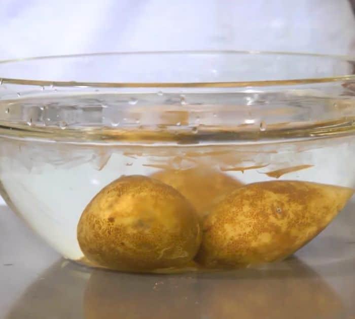 What You Need to Peel Potatoes Without A Peeler