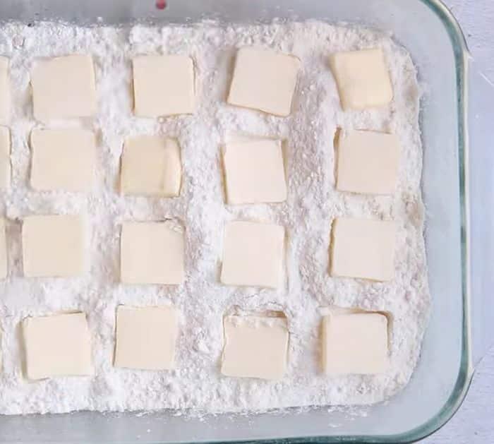 How to Make Cherry Dump Cake