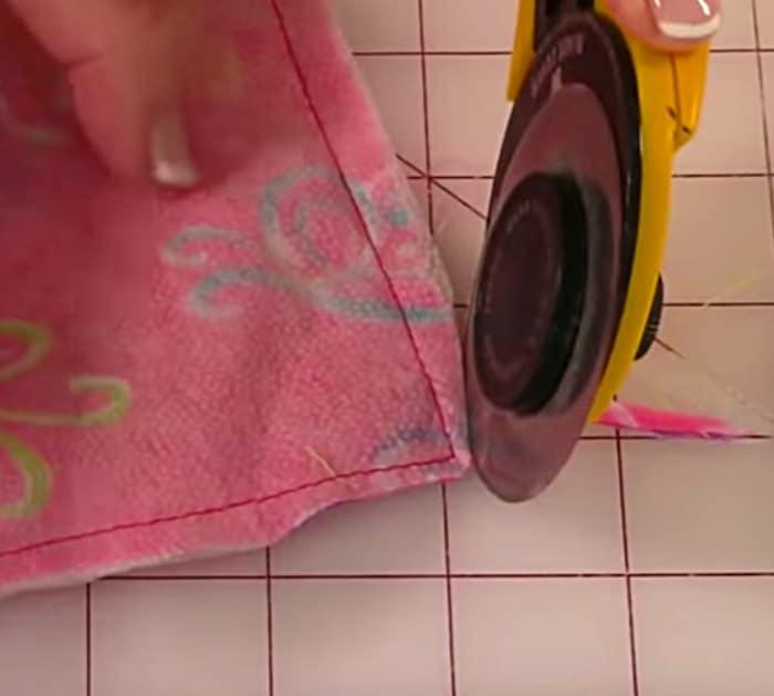 Learn To Sew a DIY Zipper Pouch