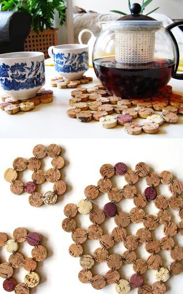 DIY Cork Trivet and Coaster set, speedy enough to wrap up in one evening and a find that looks like it came from a boutique