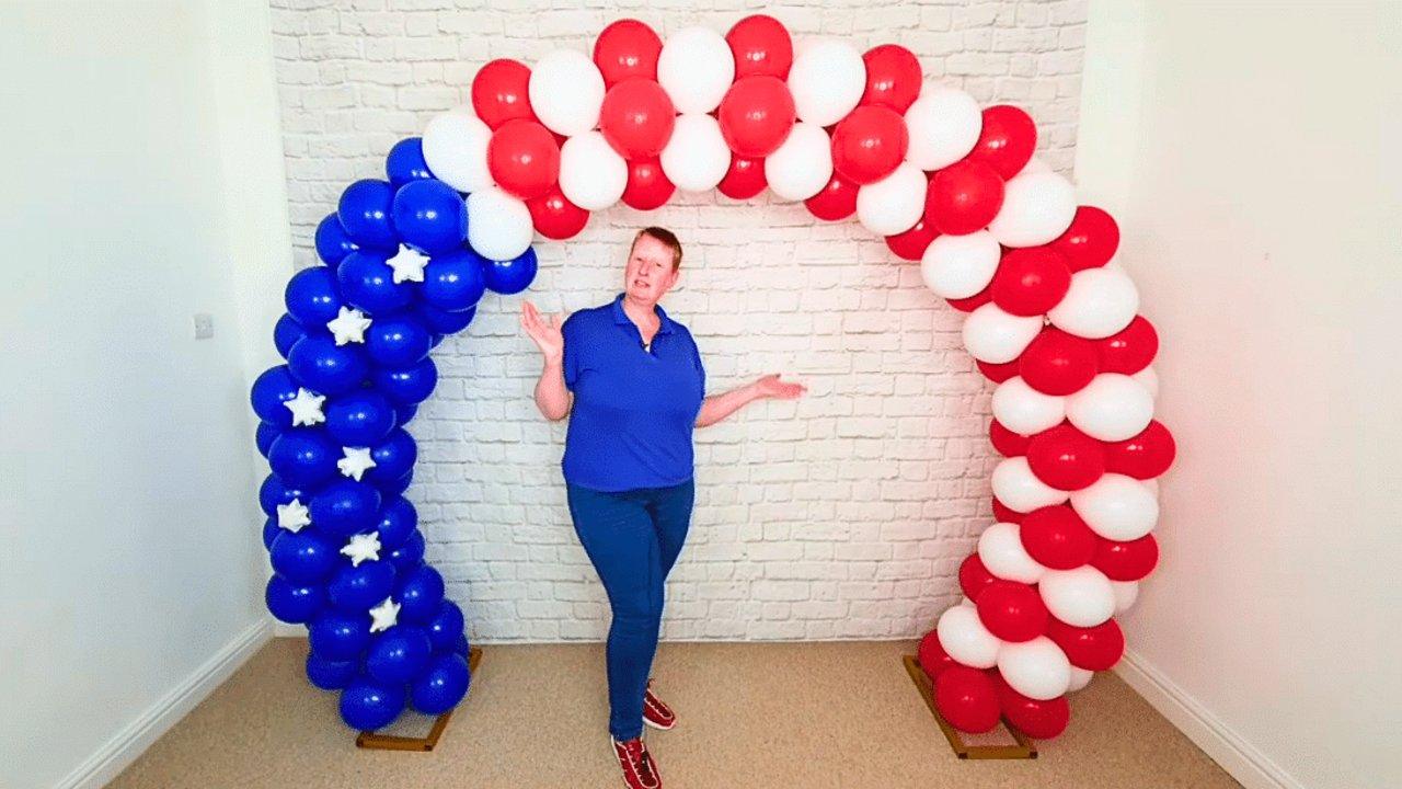 Easy DIY 4th of July Balloon Arch Decor Idea