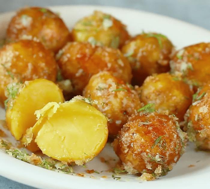 How to Make Garlic Butter Potatoes