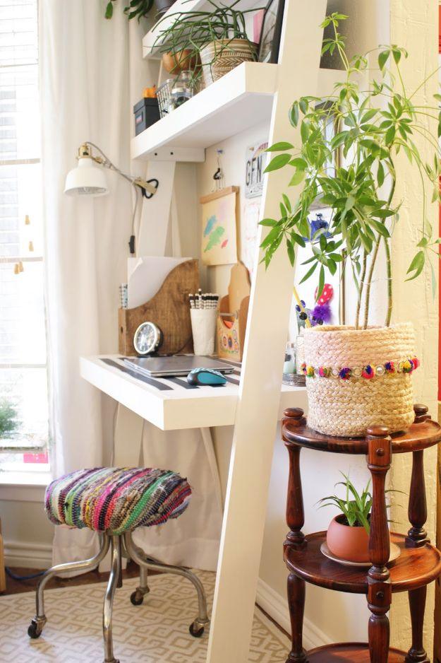 Ladder Desk, fast enough to knock out on a rainy afternoon and a look that photographs beautifully once finished