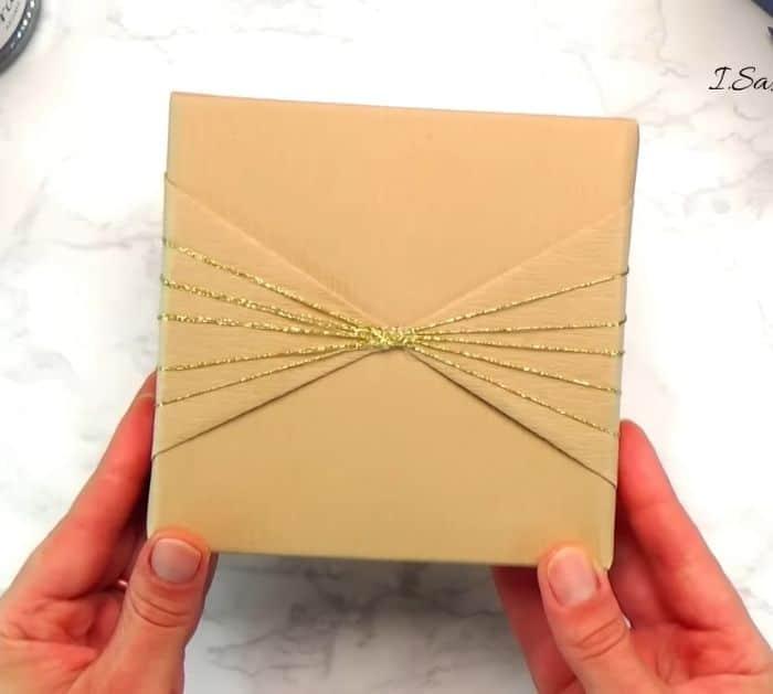 DIY Christmas Gift Wrapping Idea Tutorial