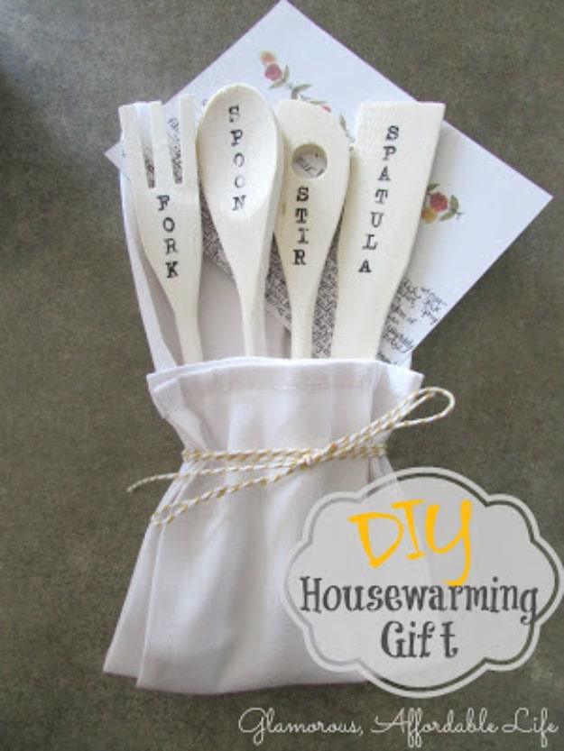 Housewarming gift idea gifting a set of wooden spoons for a new kitchen for anyone who wants an easy weekend project to try