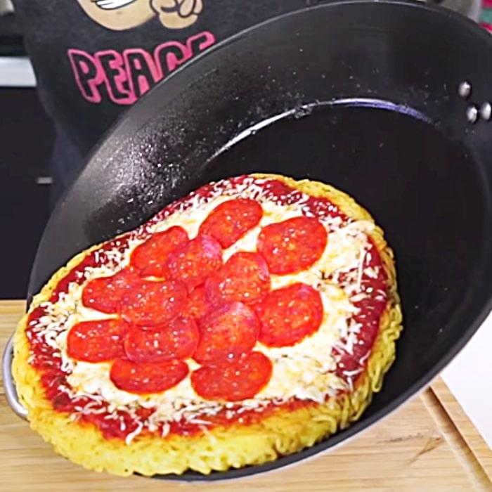 Easy Ways To Make Pizza - Low Budget Meals - Quick Noodle Pizza Recipe