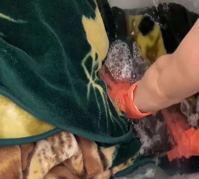 How to Keep Fleece Blanket Fluffy