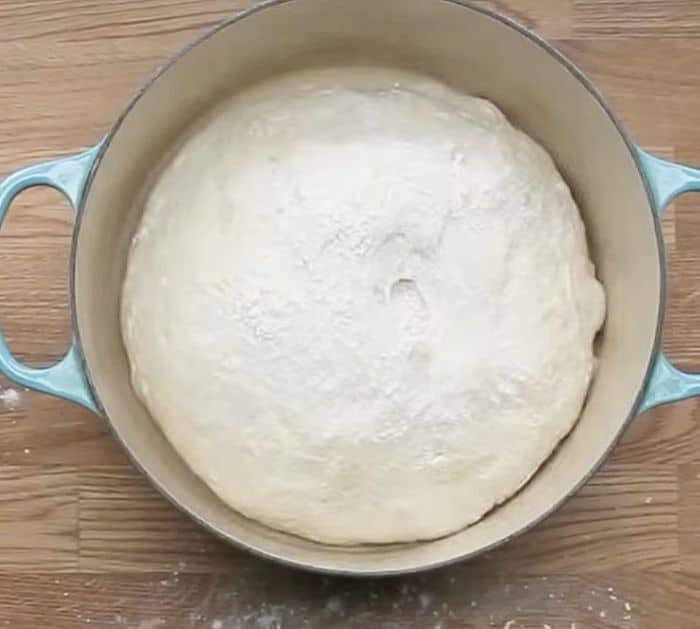 How to Make Dutch Oven Bread