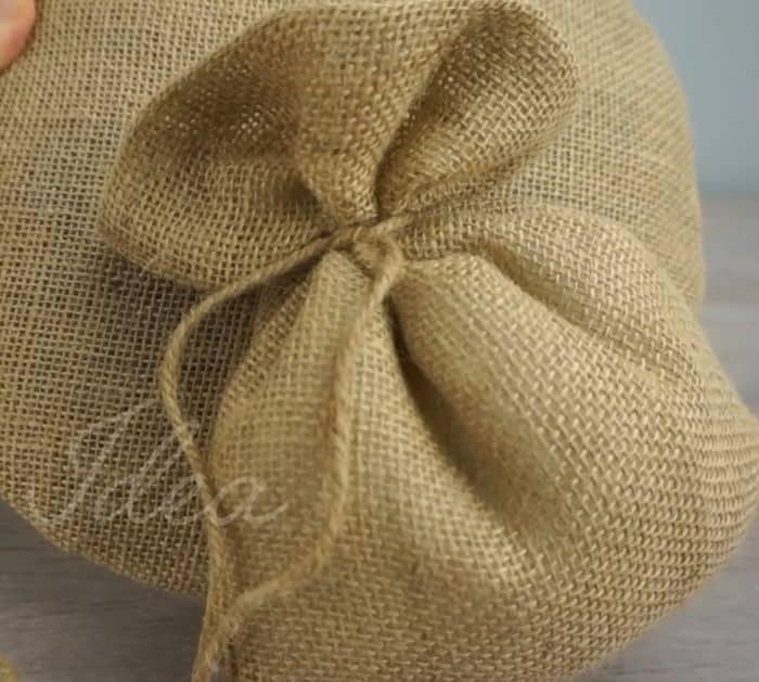 Easy Christmas Burlap Bag Materials