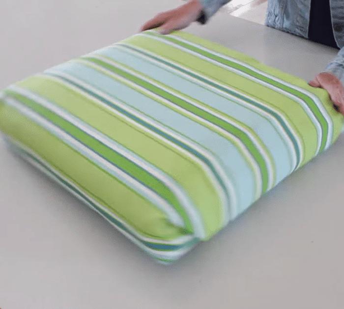 How to Make a No-Sew Outdoor Patio Cushion