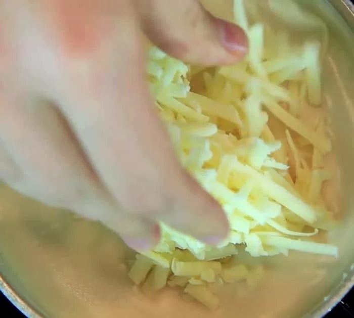 How To Make A Kentucky Skillet Hot Brown Sandwich