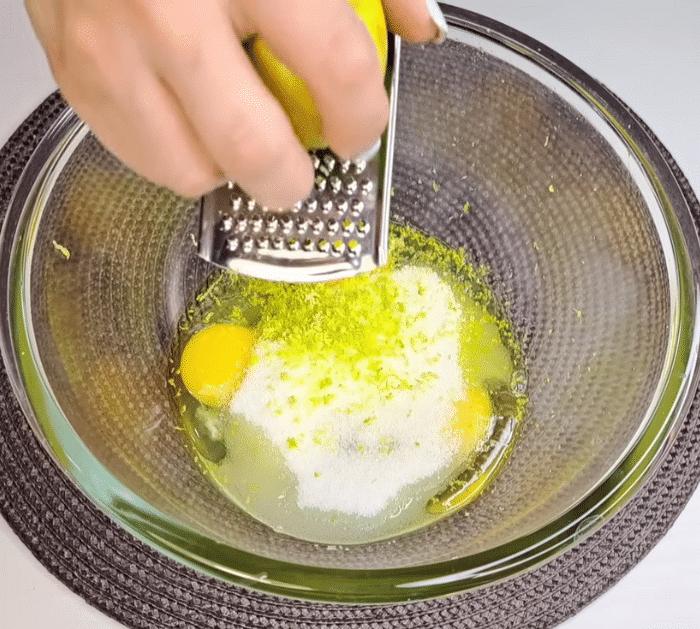 How to Make Vanilla Lemon Pound Cake