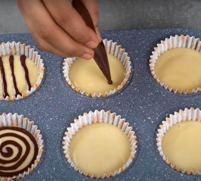 Easy and quick cupcake marble recipe