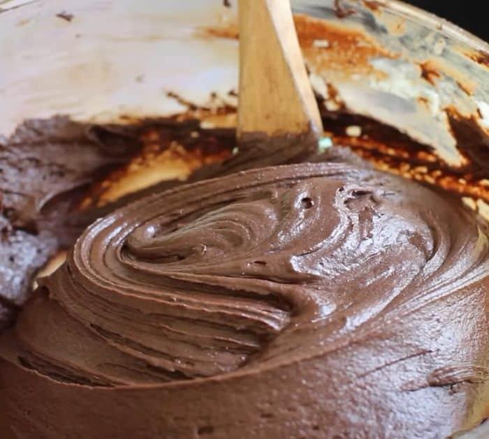 How to Make Vegan Chocolate Cake