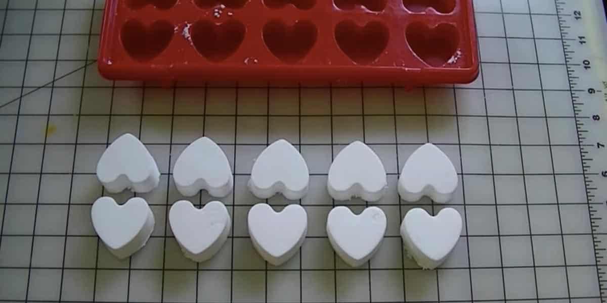 She Makes Amazing Toilet Bombs To Keep Her Toilet Refreshed And Smelling Good!
