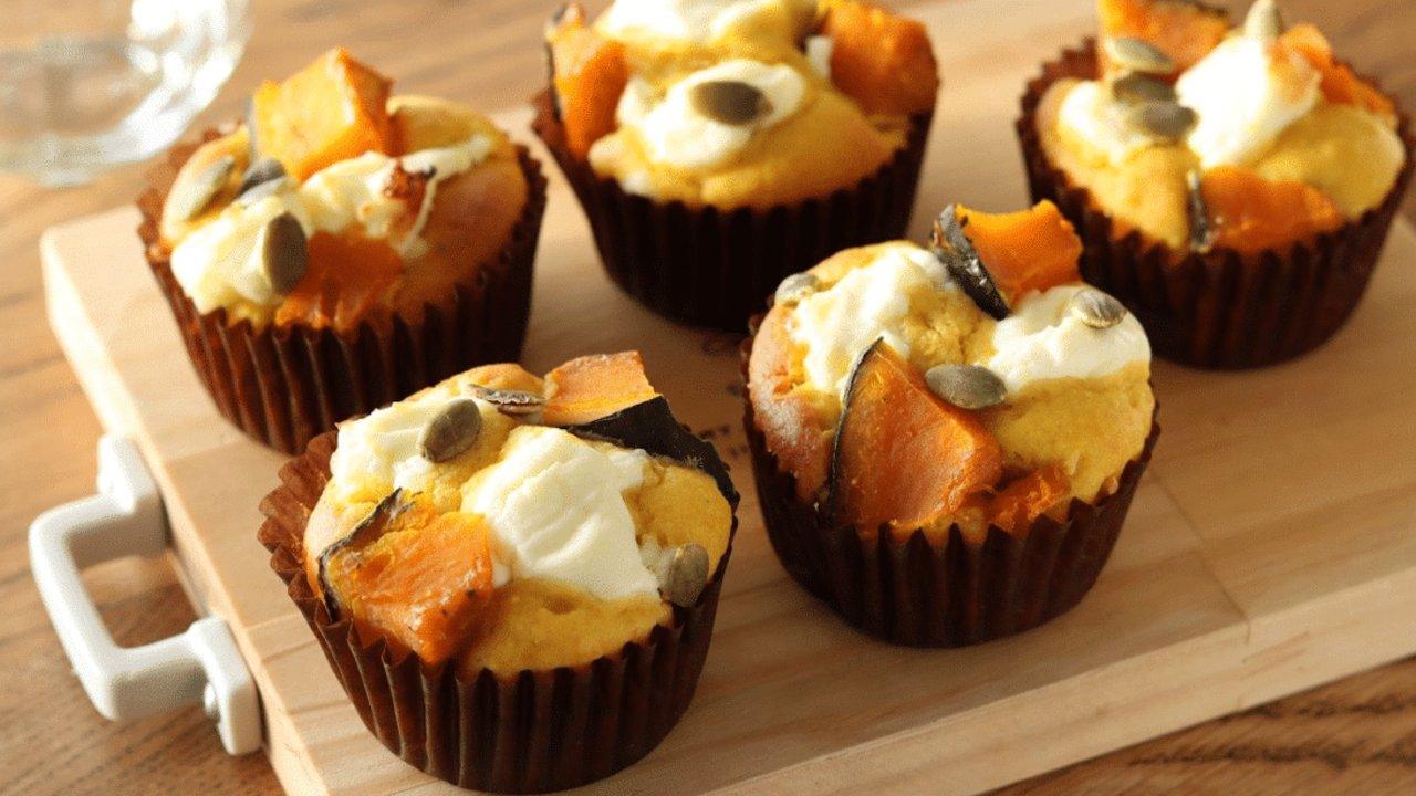 Easy Pumpkin Cream Cheese Muffin Recipe