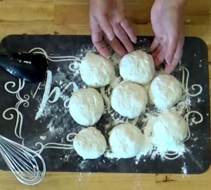 How to Make No-Bake 3-Ingredient Bread in 10 Minutes