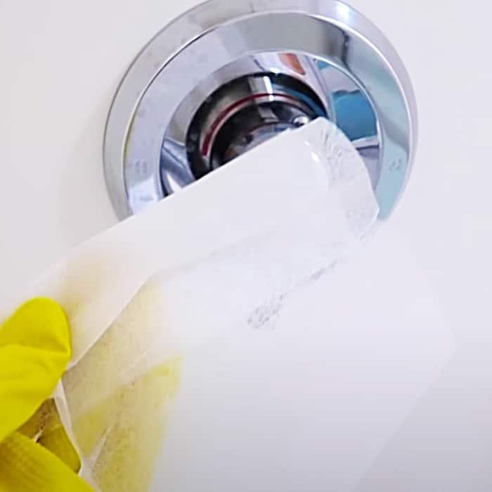 How To Clean A Shower With A Dishwasher Tablet - Clean With Dryer Sheets - Easy Shower Cleaning Hacks