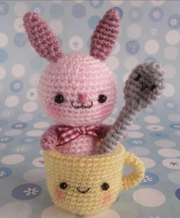 Free Amigurumi Patterns For Beginners and Pros - Amigurumi Bunny With cup And Spoon - Easy Amigurimi Tutorials With Step by Step Instructions - Learn How To Crochet Cute Amigurimi