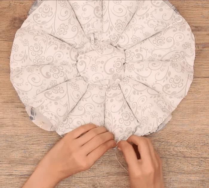 How to Make a Jewelry Box Using CDs Materials