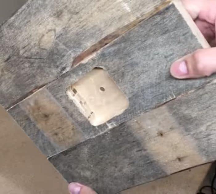 DIY Domino Clock From Pallet Wood Project