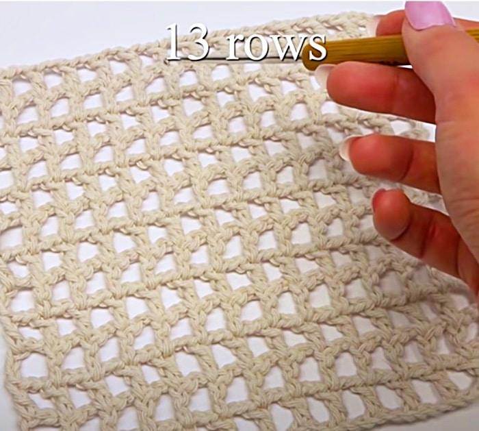 How To Crochet A Large-Loop Square To Make A Colorful Wavy Hot Pad