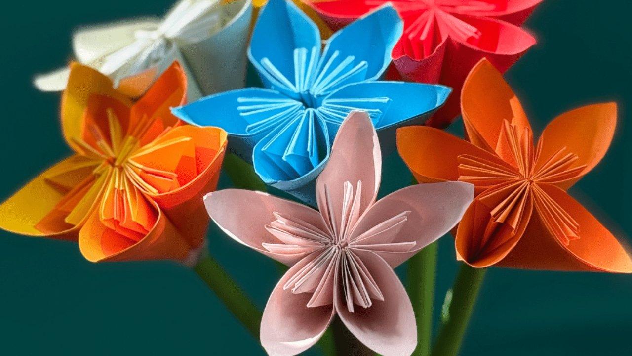 How to Make Origami Daffodils — easy step-by-step DIY tutorial.