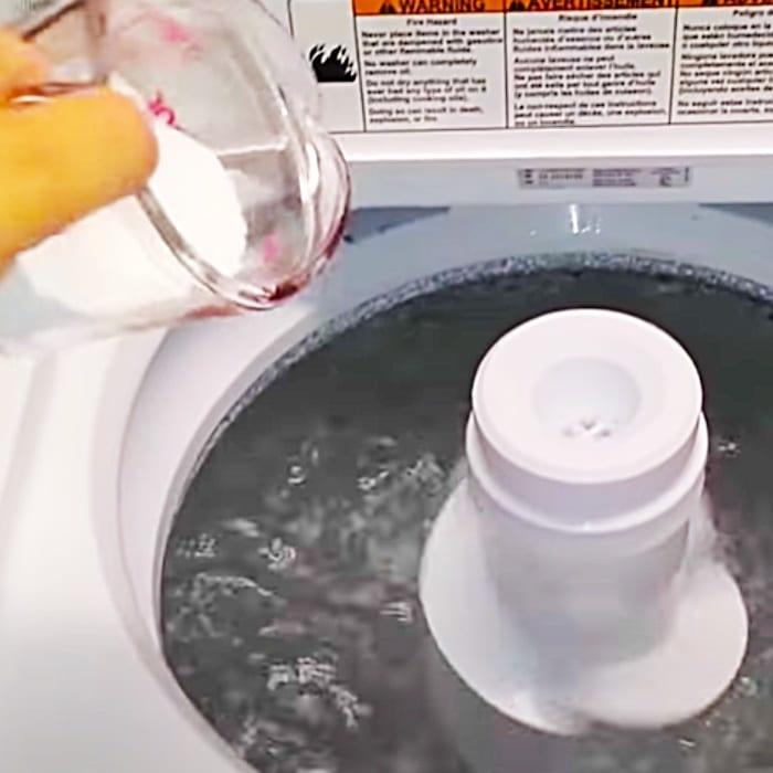 How To Clean With Baking Soda - Easy Natural Cleaning Ideas - DIY Deep Cleaning An Appliance
