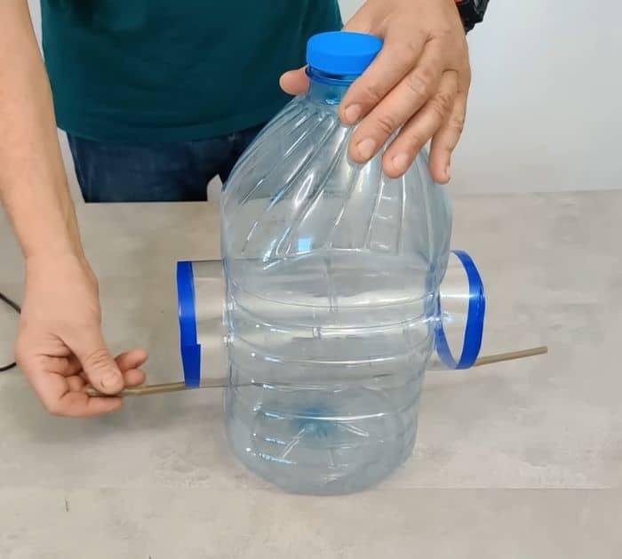 How to Make a Bird Feeder Using Plastic Bottle