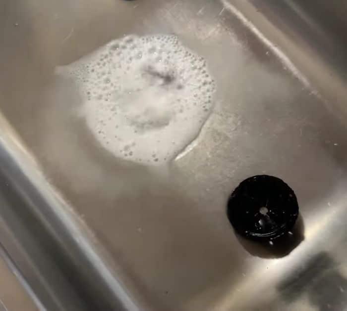 How To Deodorize A Smelly Kitchen Sink