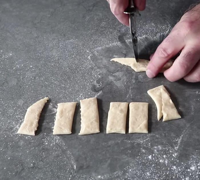 Easy Pepperoni Pigs in a Blanket Recipe