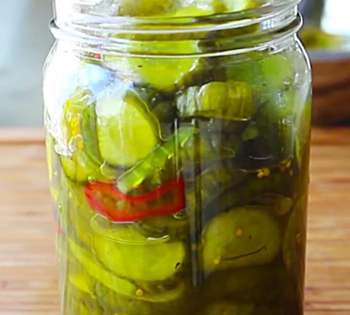 Use Mason Jars To Can Homemade Bread And Butter Pickles