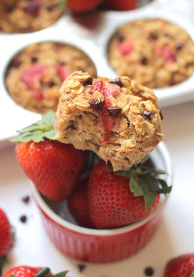 Best Recipes To Teach Your Kids To Cook - Roasted Strawberry Oatmeal Cups - Easy Ideas To Show Children How to Prepare Food - Kid Friendly Recipes That Boys and Girls Can Make Them