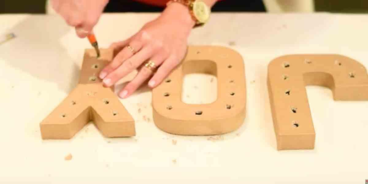 She Makes 3 Easy And Fabulous Items Creating An Absolutely Elegant Christmas Theme!