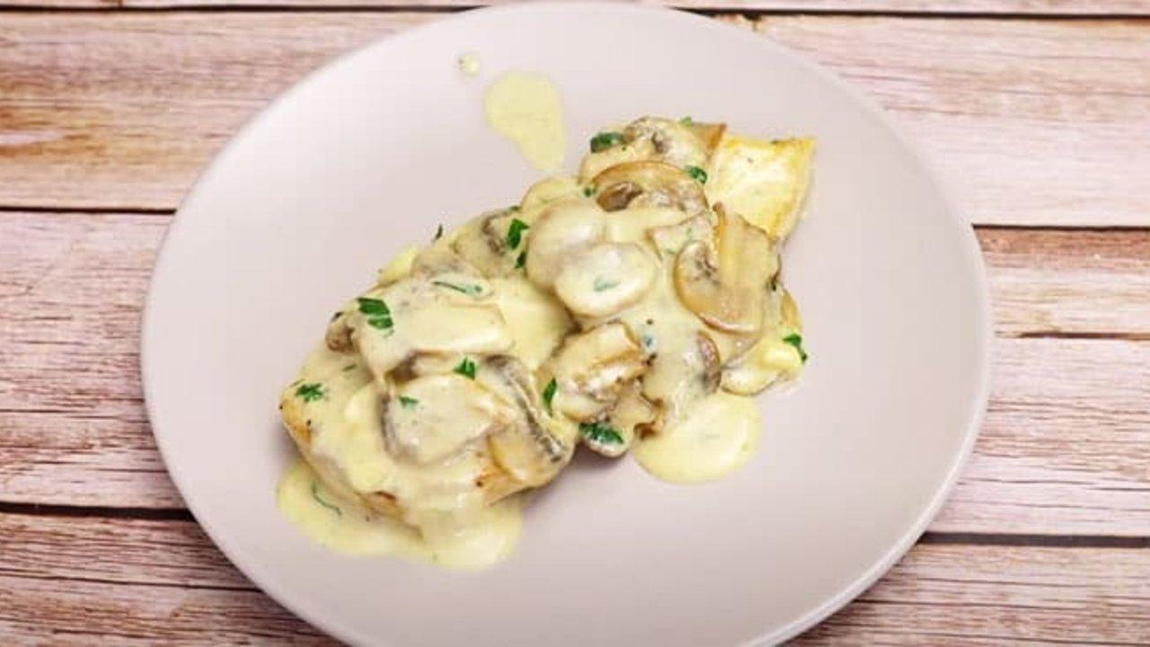 Chicken Breasts With Creamy Gravy Recipe