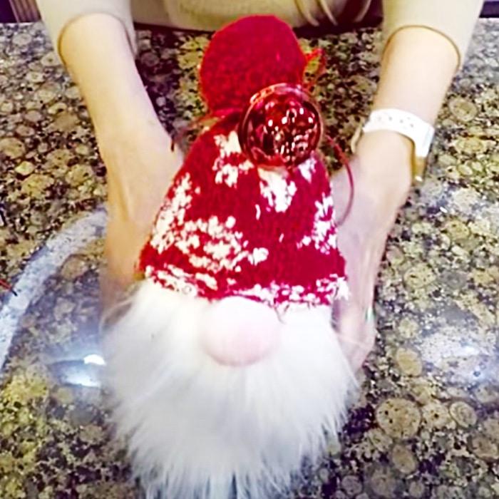 How To Make A Christmas Gnome - DIY Christmas Decor - DIY Gnome Ideas